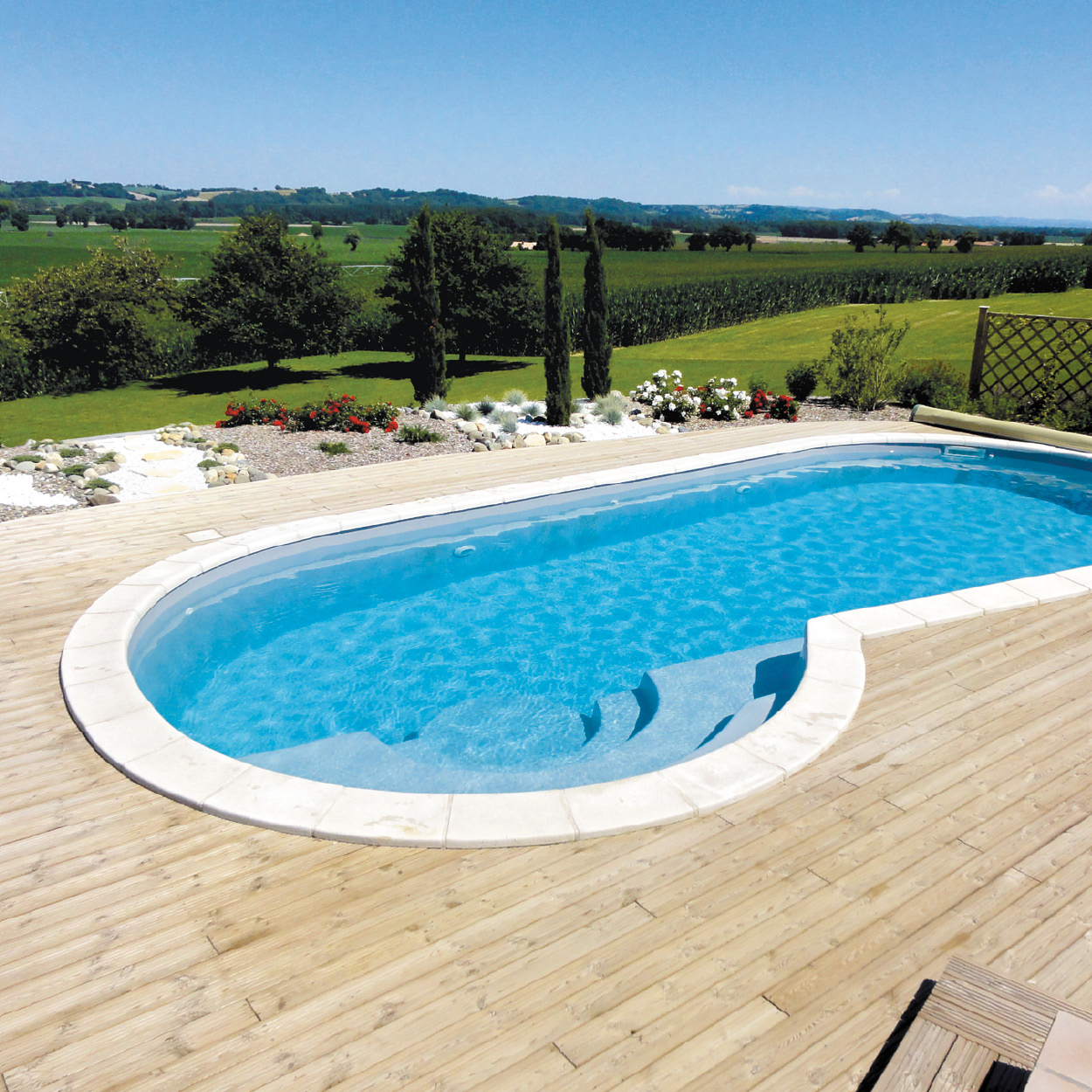 Piscine coque arrondie